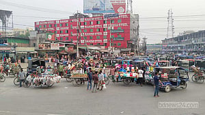 মানিকগঞ্জে বিকালে উচ্ছেদ, সন্ধ্যায় ফের দখল