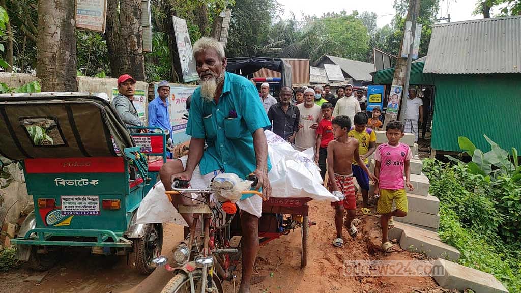 ‘মসজিদের মাইকে লোক ডেকে’ চারজনকে পিটিয়ে হত্যা