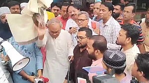 ‘ভারতীয় পণ্য বর্জন’: দলে আলোচনা ছাড়াই রিজভীর সংহতি?