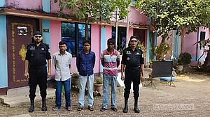 টেকনাফে ৩০ হাজার ইয়াবা জব্দ, রোহিঙ্গাসহ আটক ৪