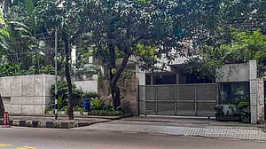 সালাম মুর্শেদীর বাড়ি ছাড়তে হাই কোর্টের রায়ে স্থিতাবস্থা