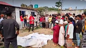 মেঘনায় ট্রলার ডুবি: মিলল আরও ৩ লাশ
