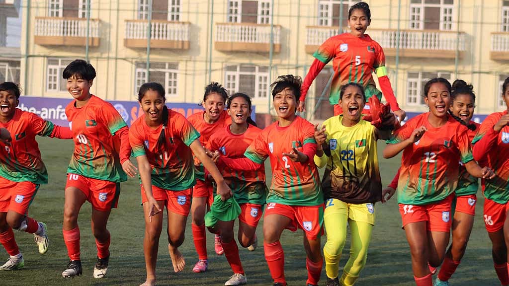 ফাইনালের আগে ভুটানকে উড়িয়ে দিল বাংলাদেশ