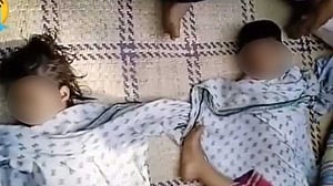 পুকুরে মুখ ধুতে গিয়ে প্রাণ গেল ভাই-বোনের