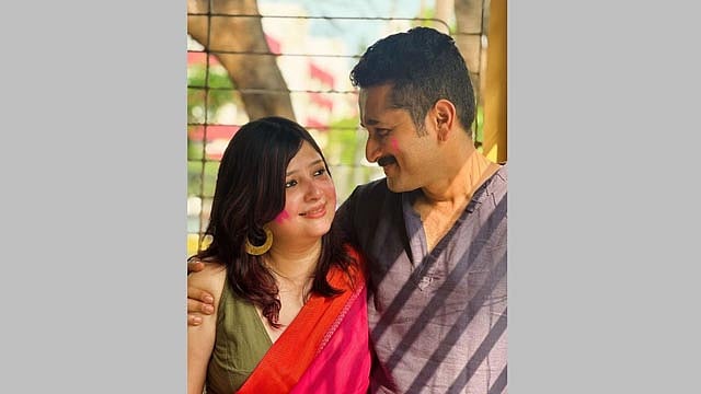তাদের অবসর মুহূর্তের সঙ্গী গান