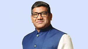 অর্থ পাচার মামলায় ঢাকা টাইমসের সম্পাদক কারাগারে