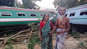বিজয় এক্সপ্রেস লাইনচ্যুত: চাঁন-মনোয়ারা দম্পতি পাচ্ছেন নতুন ঘর