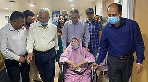 খালেদার মুক্তির মেয়াদ ফের বাড়ছে, বিদেশযাত্রায় ‘না’