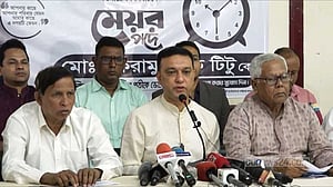 ‘শ্লথ শহরে’ গতি আনতে টিটুর বেশি গুরুত্ব যানজট নিরসনে
