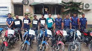 গাজীপুরে এক বাইক চুরির তদন্তে গিয়ে মিলল নয়টি, গ্রেপ্তার ৫