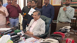 বিদেশে যাওয়ার অনুমতি খালেদা ‘পাবেন না’, আগের অবস্থানেই সরকার