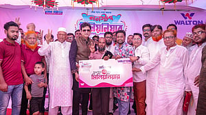 ওয়ালটন ফ্রিজ কিনে ‘মিলিয়নিয়ার’ হলেন কুমিল্লার হুমায়ুন