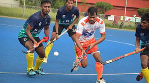 জয়রথে আবাহনী, সবুজ-রাজিন্দরের হ্যাটট্রিকে উড়ল মেরিনার্স
