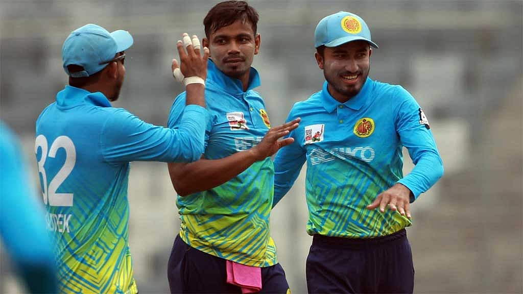 সাব্বিরের ঝড়, তানভিরের স্পিনে আবাহনীর বিশাল জয়