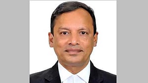 বার নির্বাচনে মারামারি: জামিন পেলেন আইনজীবী রুহুল কুদ্দুস কাজল