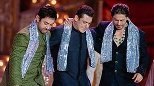 একই বছরে ডুবেছিলেন তিন খান