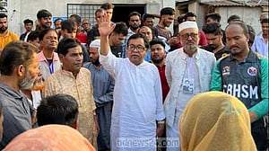 অর্থ ও পেশিশক্তির ব্যবহারের আশঙ্কা করছি: টজু