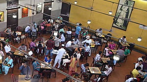 কফি হাউজ এখন আর আড্ডাবাজদের নয়