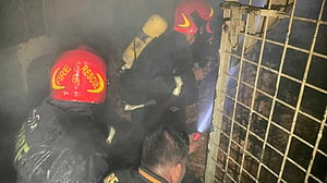 পুরান ঢাকায় প্রিন্টিং প্রেসে আগুন