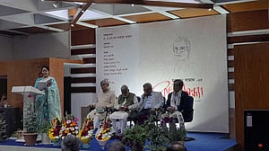 মুহাম্মদ সামাদ দুর্দিনের সাহসী কবি: আসাদুজ্জামান নূর