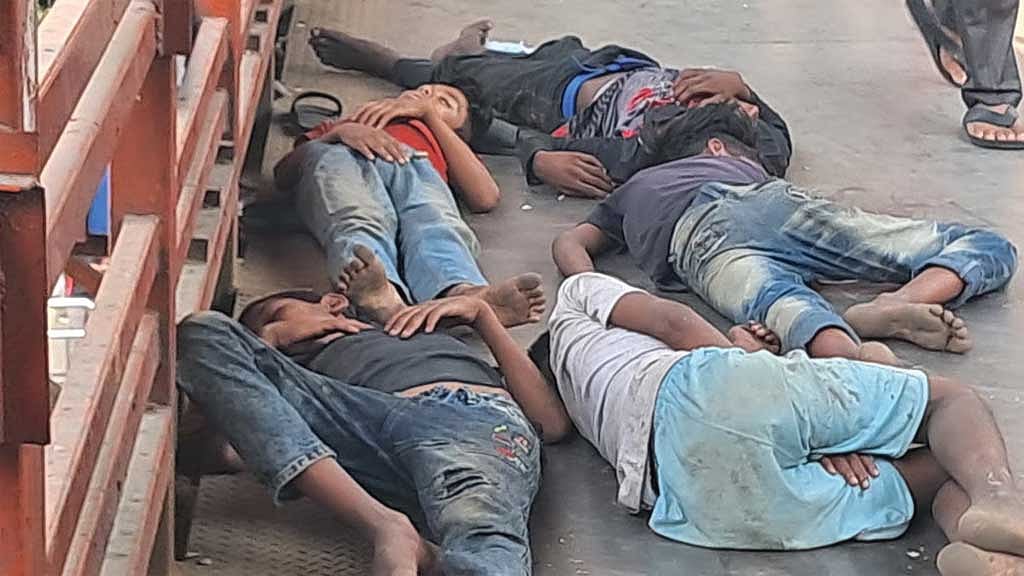 দেশের ৩৪ লাখ পথশিশু বাবা-মায়ের যত্নের বাইরে: গবেষণা