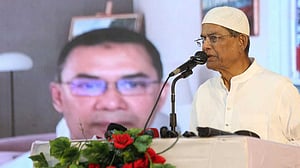 রাজনীতিকদের নিয়ে ইফতার করল বিএনপি