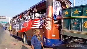 ফরিদপুরের ভাঙ্গায় বাস উল্টে নিহত ৩, আহত ১০