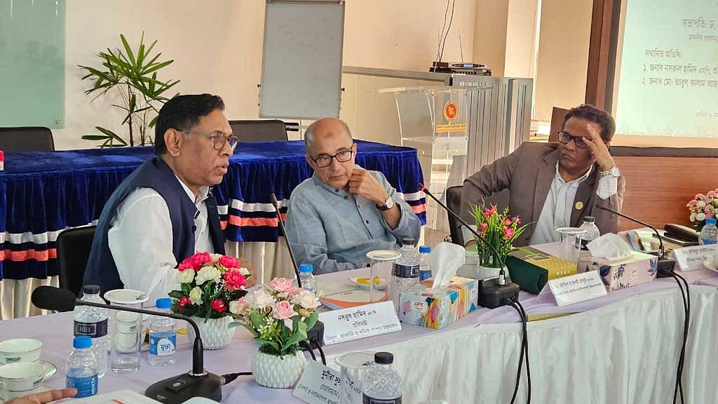 সৌরশক্তির সেচ পাম্পে জোর বিদ্যুৎ প্রতিমন্ত্রীর
