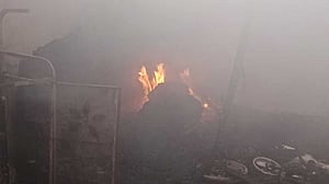 গাজীপুরে পুড়েছে ৮ বসতঘর