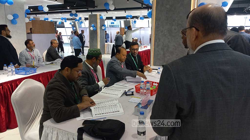 বিজিএমইএ নির্বাচনে ভোট চলছে