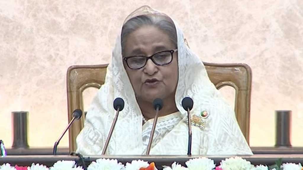 মজুদদারির বিরুদ্ধে ডিসিদের কঠোর হওয়ার নির্দেশ প্রধানমন্ত্রীর