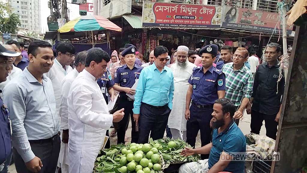 বাজার তদারকি করতে মাঠে ফরিদপুরের ডিসি-এসপি