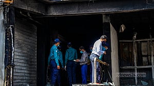 আগুন-বিস্ফোরণ: ‘সরকারি কর্মকর্তারা কোথায়?’