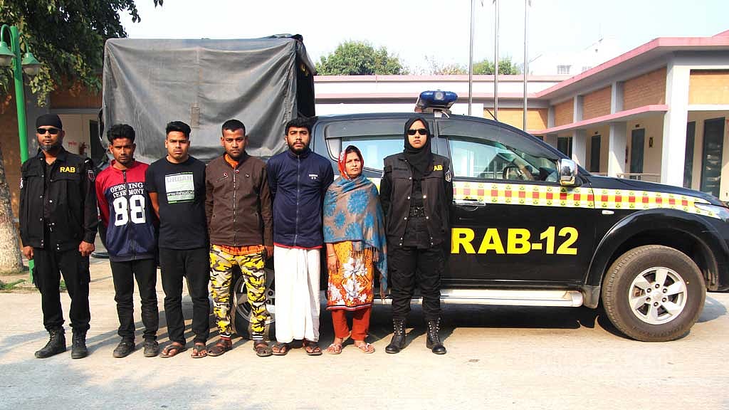 সিরাজগঞ্জে ‘অটোরিকশা ছিনতাই চক্রের’ পাঁচ সদস্য গ্রেপ্তার