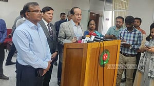 দুয়েকটি ঘটনা ছাড়া শান্তিপূর্ণ ভোট হয়েছে: সিইসি