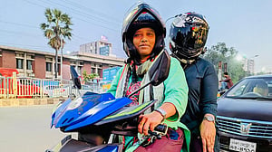 প্রতিকূলতার পাহাড় ভেঙে ছুটছেন তারা দুই চাকায়