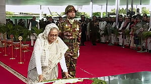 জন্মদিনে বঙ্গবন্ধুর প্রতিকৃতিতে প্রধানমন্ত্রীর শ্রদ্ধা