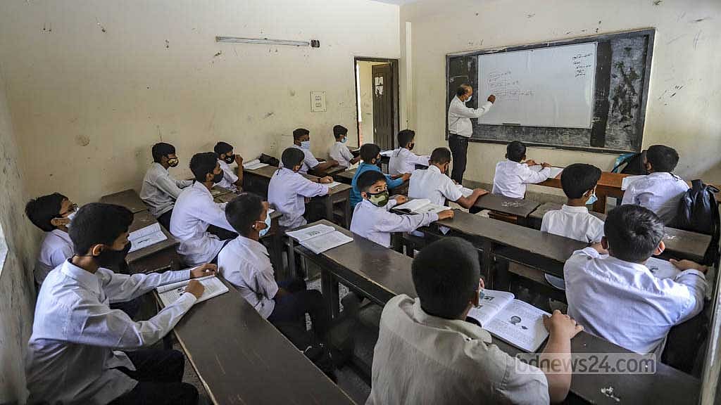 হাই কোর্টের আদেশ স্থগিত, রোজায় স্কুল খোলা