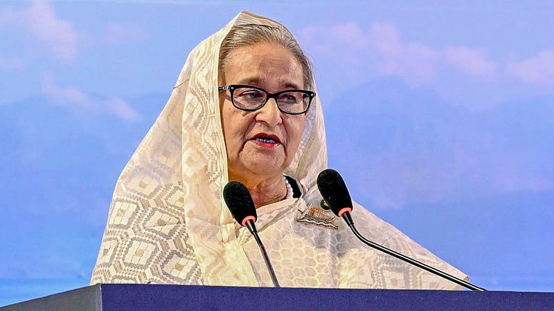 রাজধানীর আগারগাঁওয়ে কোস্ট গার্ডের ২৯তম প্রতিষ্ঠাবার্ষিকী উদযাপন অনুষ্ঠানে প্রধানমন্ত্রী শেখ হাসিনা।