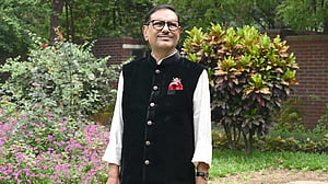 ঈদের শুভেচ্ছায় সংযমী হওয়ার আহ্বান কাদেরের