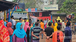 বিক্ষোভের পর শ্রমিকরা পেলেন অর্জিত ছুটির টাকা ও বোনাস 