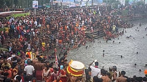 মহাবারুনীর স্নানোৎসবে