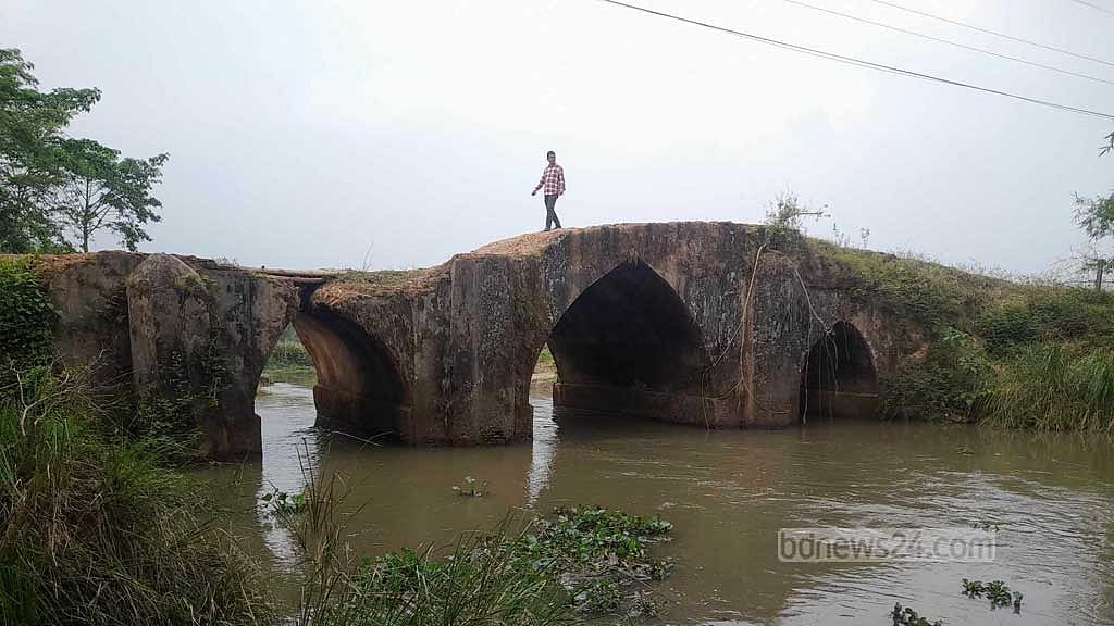 মুঘল নিদর্শন ‘দেওয়ানের পুল’ সংস্কারের খবর নেই, হচ্ছে না নতুন সেতুও