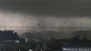 চীনে গুয়াংজৌতে টনের্ডোয় নিহত ৫, আহত ৩৩