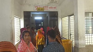 শেরপুরে হাসপাতালে ডায়রিয়া রোগীর ভিড়, অস্বাস্থ্যকর পরিবেশে অসন্তোষ