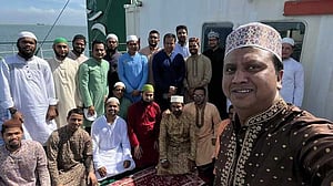 জলে ভেসে ঈদ, জিম্মি সহকর্মীদের জন্য প্রার্থনা