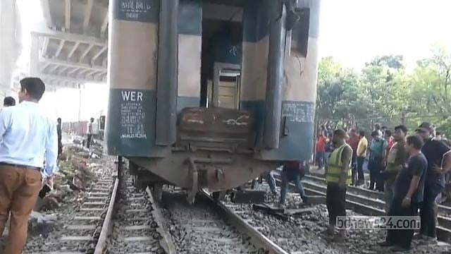 তেজগাঁওয়ে যমুনা এক্সপ্রেস লাইনচ্যুত, ঢাকার পথে ট্রেন বন্ধ