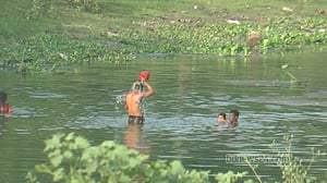 তীব্র গরমে ত্রাহি অবস্থা যশোর-চুয়াডাঙ্গায়