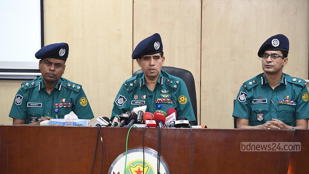 টার্মিনালের বাইরে যাত্রী ওঠানামা নয়: ট্রাফিক পুলিশ
