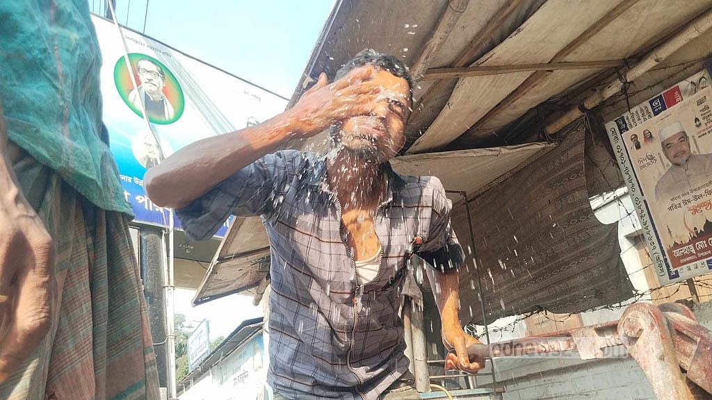 পাবনায় তাপমাত্রা ৪১.৬: ‘হিটস্ট্রোকে’ একজনের মৃত্যু